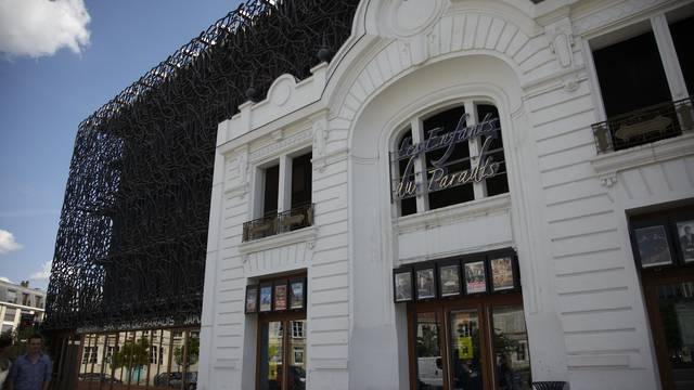 Façade du cinéma Les Enfants du Paradis à Chartres