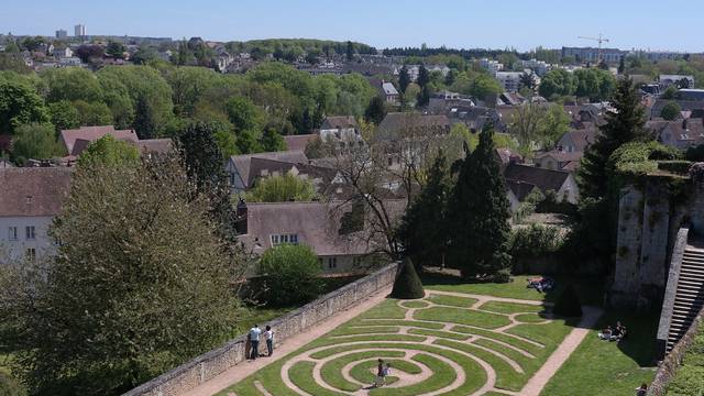 Labyrinthe dans les jardins de l'Evêché
