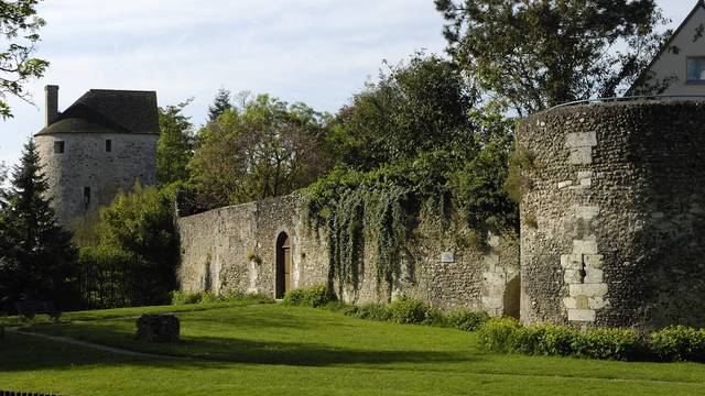 Remparts de Chartres, depuis le square Anne Frank
