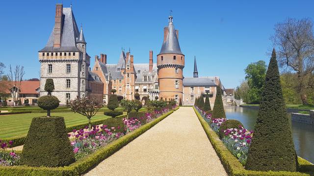 Visit Maintenon Castle