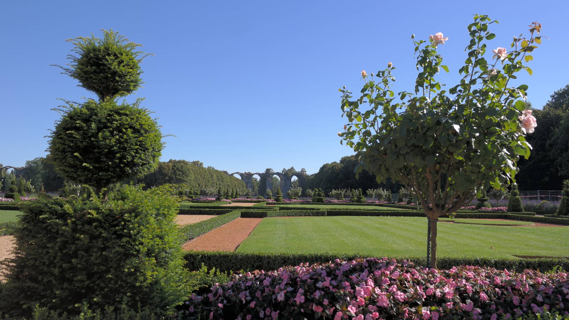 Vue des jardins du Château de Maintenon