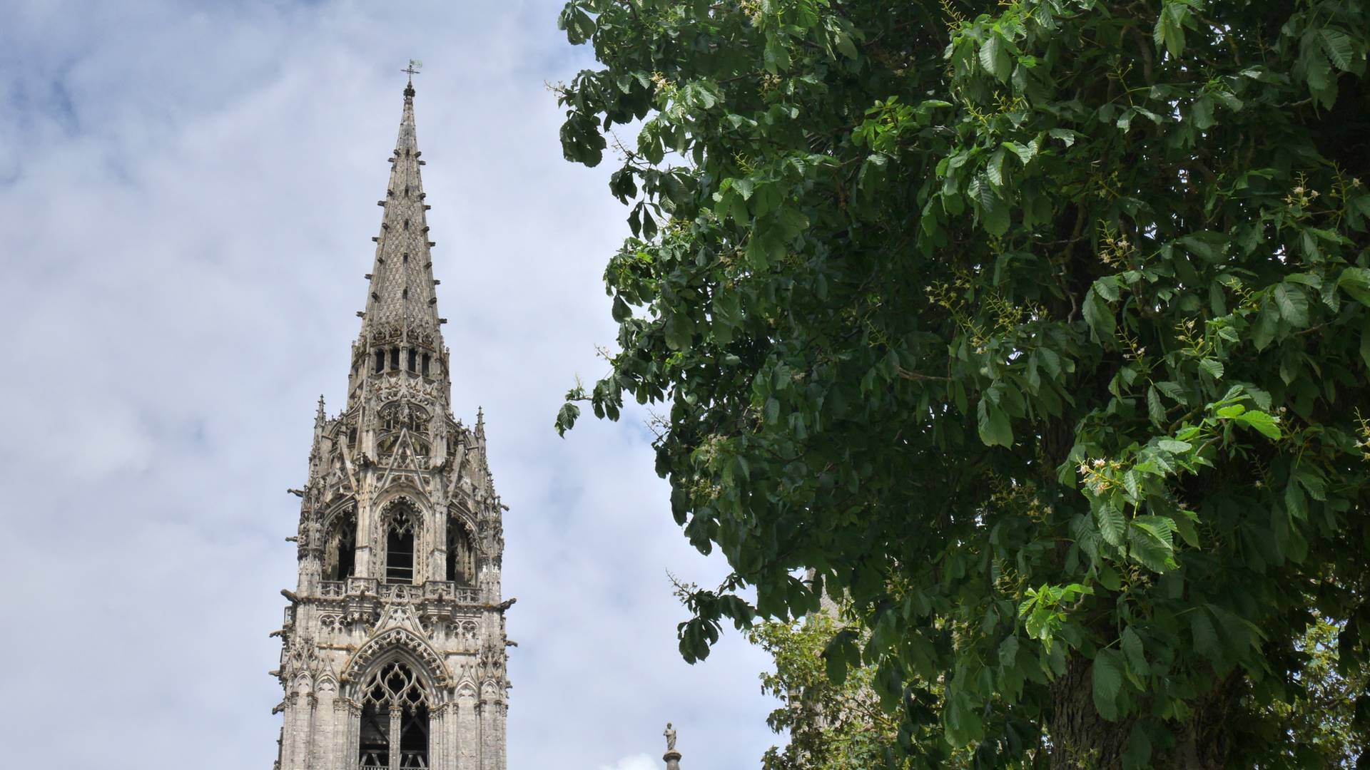 Vue de la tour Nord de la cathédrale de Chartres