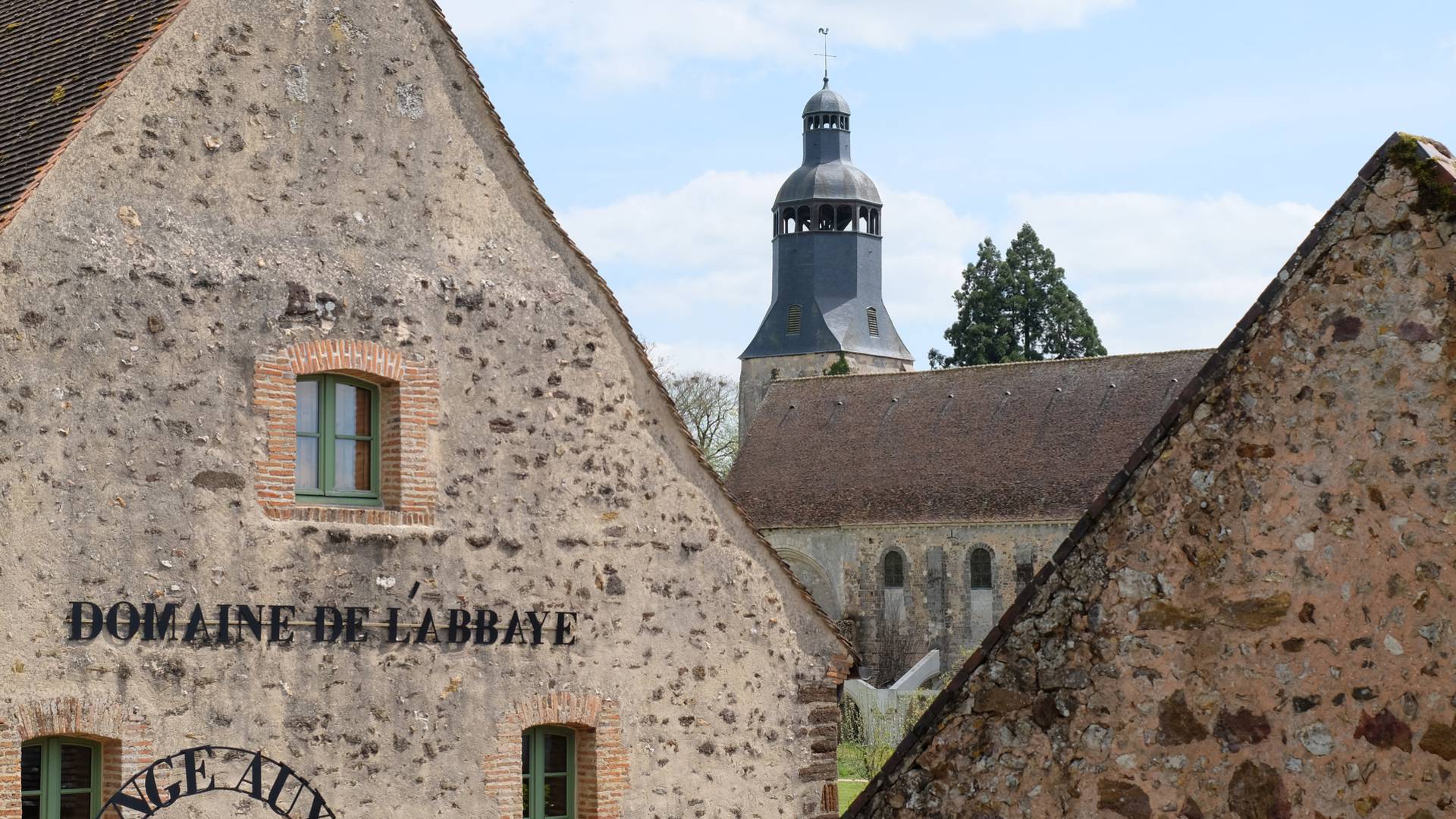Vue d'ensemble du domaine de l'Abbaye de Thiron Gardais