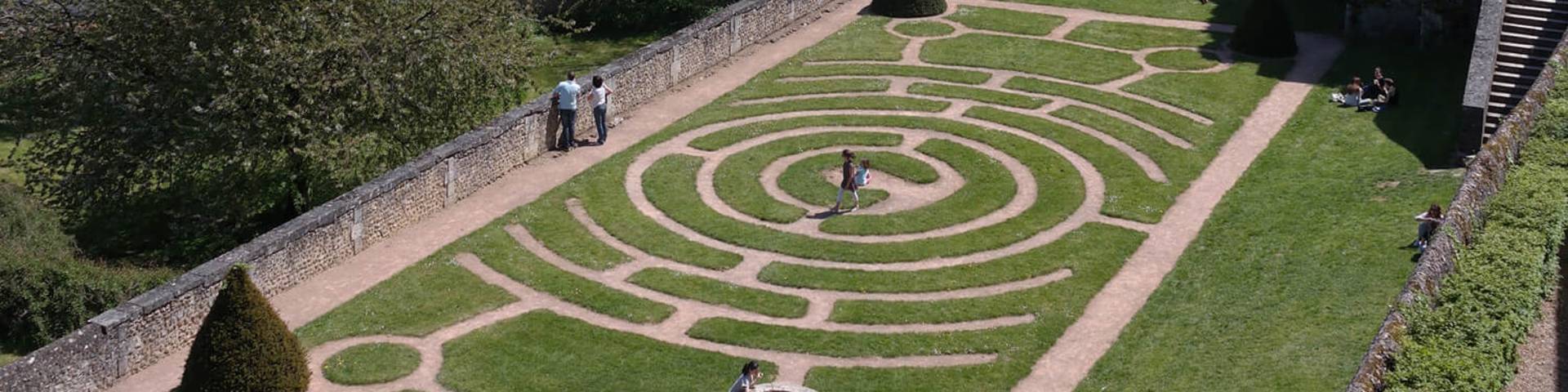 Labyrinthe dans les jardins de l'Evêché