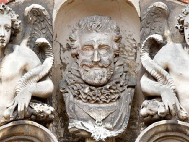 Détail Henri IV sur l'hôtel Montescot